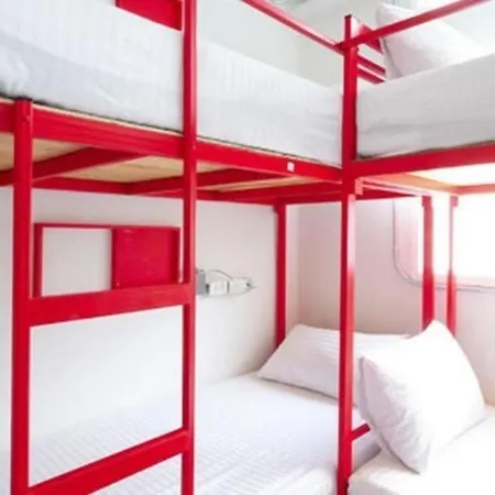 Jellybean Ezy Hostel Sathorn